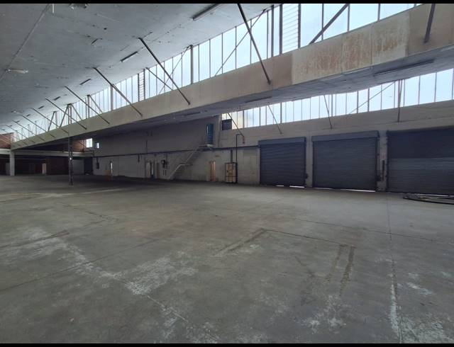 1,563M² WAREHOUSE TO LET IN BENROSE